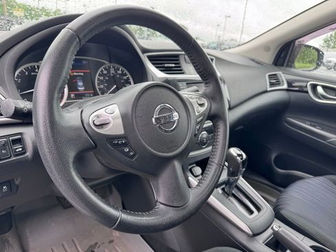 Used 2019 Nissan Sentra SV w/ Special Edition Package FWD image 9