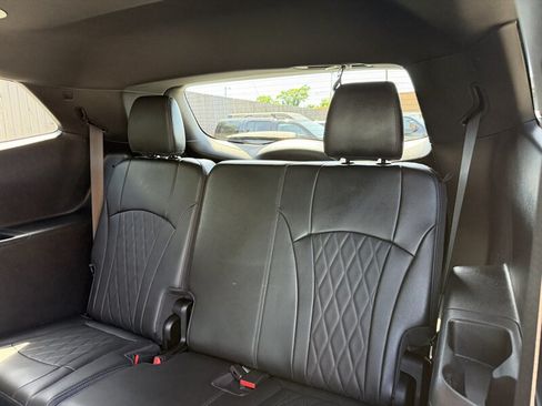 Used 2022 Buick Enclave Avenir w/ Avenir Technology Package AWD/4WD image 29