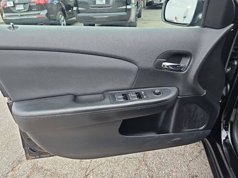 Used 2012 Chrysler 200 Touring FWD image 7