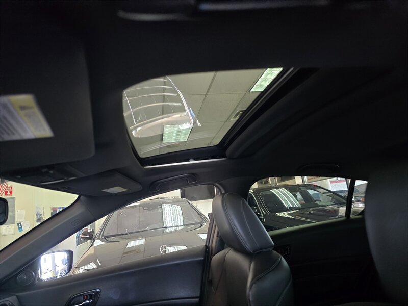 Used 2017 Acura ILX FWD image 31