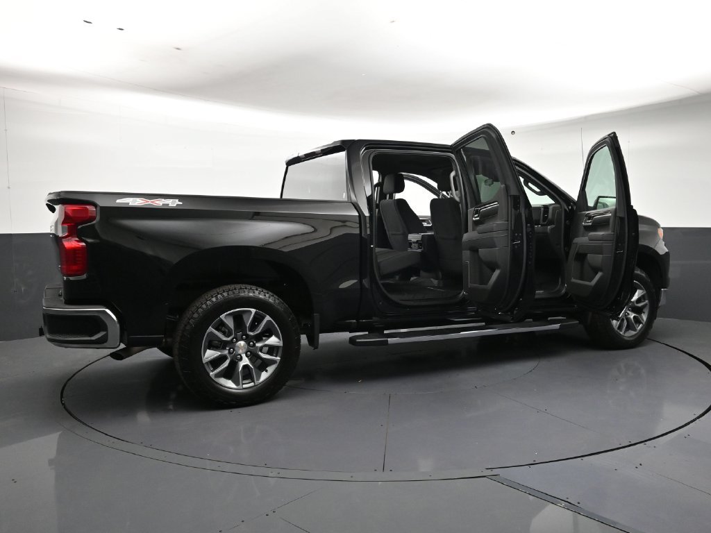Used 2026 Chevrolet Silverado 1500 LT AWD/4WD image 31