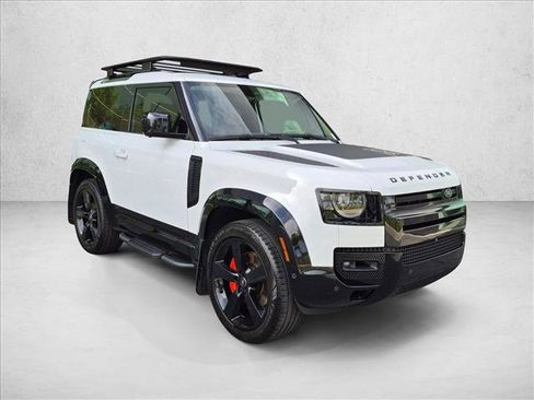 Used 2023 Land Rover Defender 90 SE AWD/4WD image 3