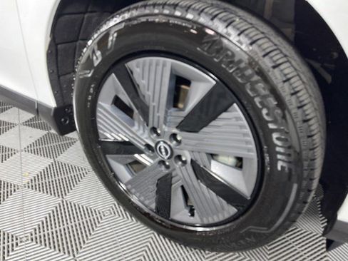 Used 2025 Nissan Murano SL AWD/4WD image 12