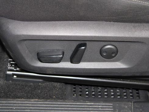 Used 2023 Nissan Rogue SV AWD/4WD image 14