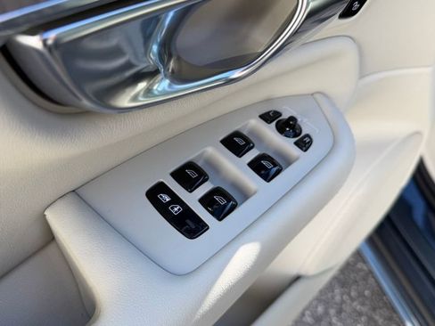 Used 2025 Volvo XC90 T8 Plus w/ Protection Package image 5