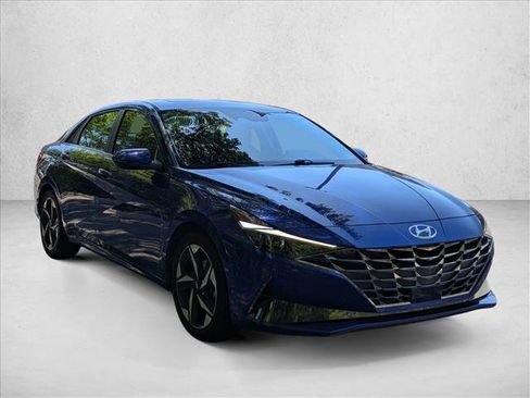 Certified 2021 Hyundai Elantra SEL w/ Convenience + Premium Package FWD image 3
