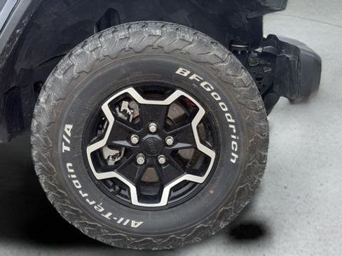 Used 2023 Jeep Wrangler Unlimited Rubicon AWD/4WD image 12