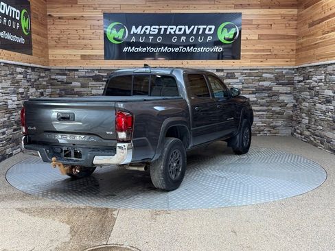 Used 2017 Toyota Tacoma SR5 w/ Tow Package AWD/4WD image 9