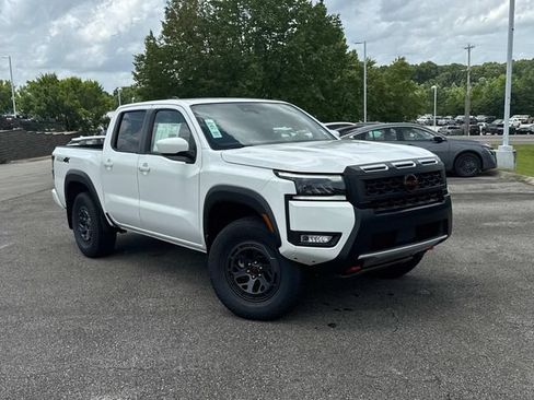 New 2026 Nissan Frontier PRO-4X w/ Tow Package AWD/4WD image 2