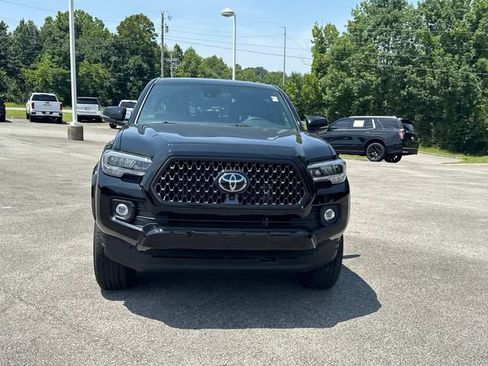 Used 2023 Toyota Tacoma Limited w/ Nightshade Package AWD/4WD image 9
