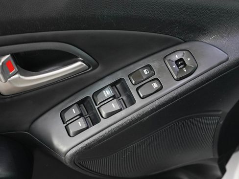 Used 2013 Hyundai Tucson Limited w/ Premium Pkg FWD image 20