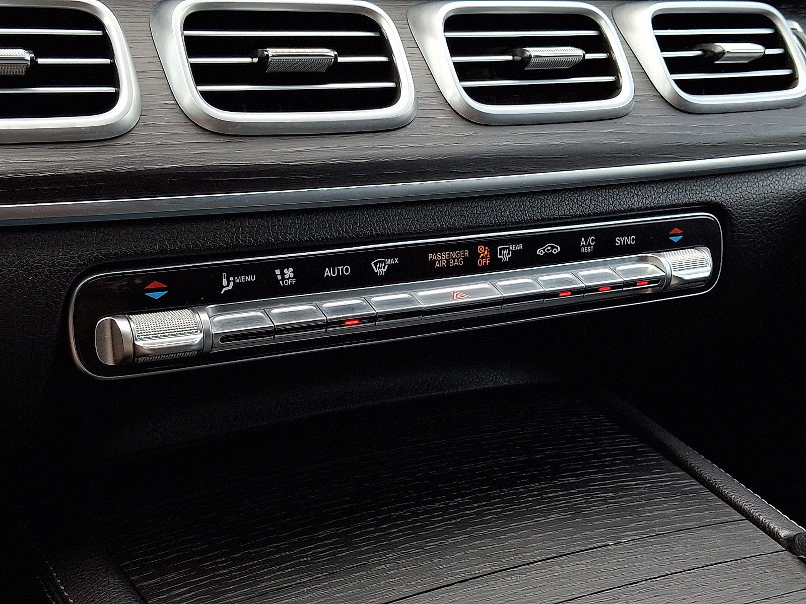 Certified 2025 Mercedes-Benz GLE 450 4MATIC image 17