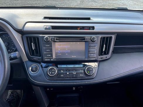 Used 2018 Toyota RAV4 XLE image 27