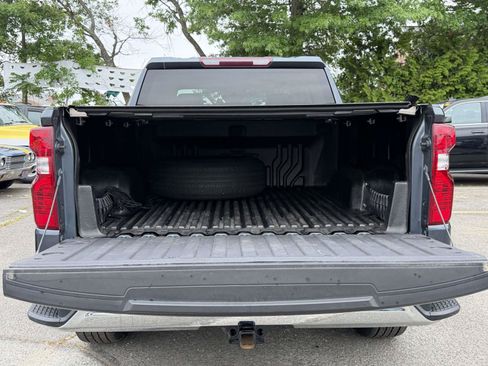 Used 2022 Chevrolet Silverado 1500 LT AWD/4WD image 6