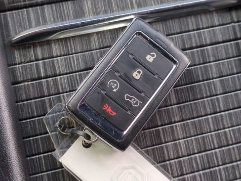 Used 2023 Jeep Wagoneer L Series II AWD/4WD image 24