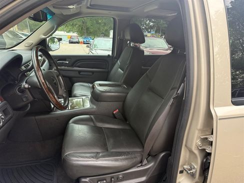 Used 2013 GMC Yukon Denali RWD image 10