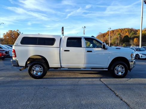 Used 2024 RAM 2500 Tradesman w/ Chrome Appearance Group image 17