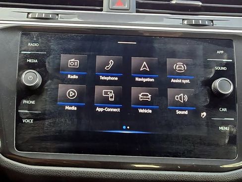 Used 2023 Volkswagen Tiguan SE FWD image 15