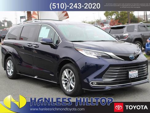 Used 2021 Toyota Sienna Limited image 5