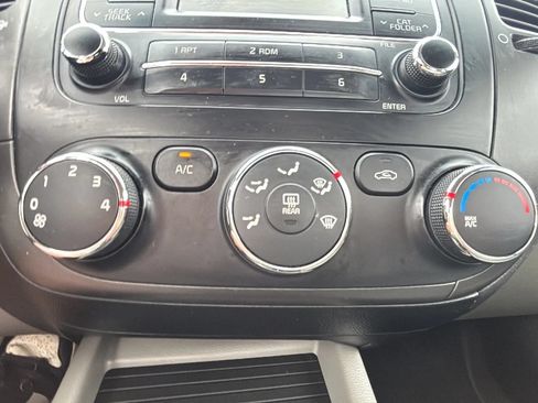 Used 2016 Kia Forte LX FWD image 19