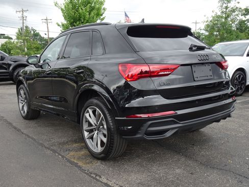 Certified 2025 Audi Q3 2.0T Premium w/ Convenience Package AWD/4WD image 3