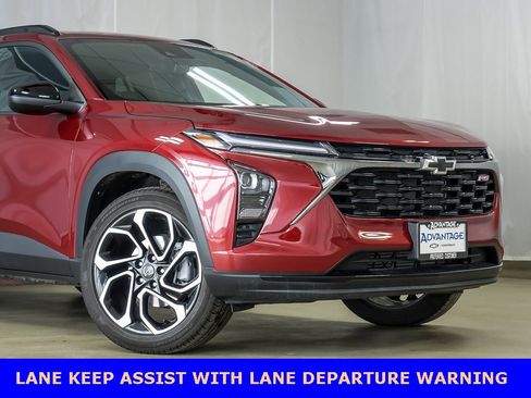 Used 2025 Chevrolet Trax RS w/ Driver Confidence Package image 3