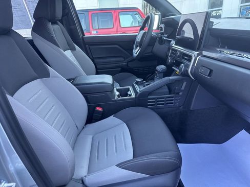 Used 2024 Toyota Tacoma TRD Sport w/ TRD Sport Upgrade Package image 18