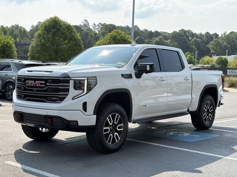 Used 2024 GMC Sierra 1500 AT4 w/ Technology Package AWD/4WD image 7