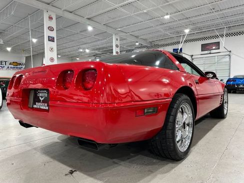 Used 1992 Chevrolet Corvette Coupe RWD image 3