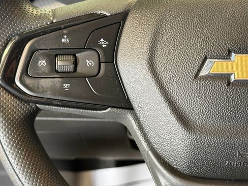 Used 2025 Chevrolet Trax LT FWD image 11