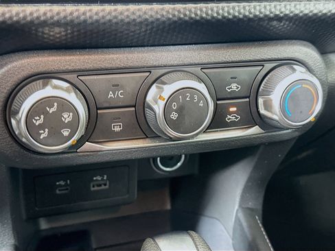 Used 2024 Nissan Kicks SV image 23