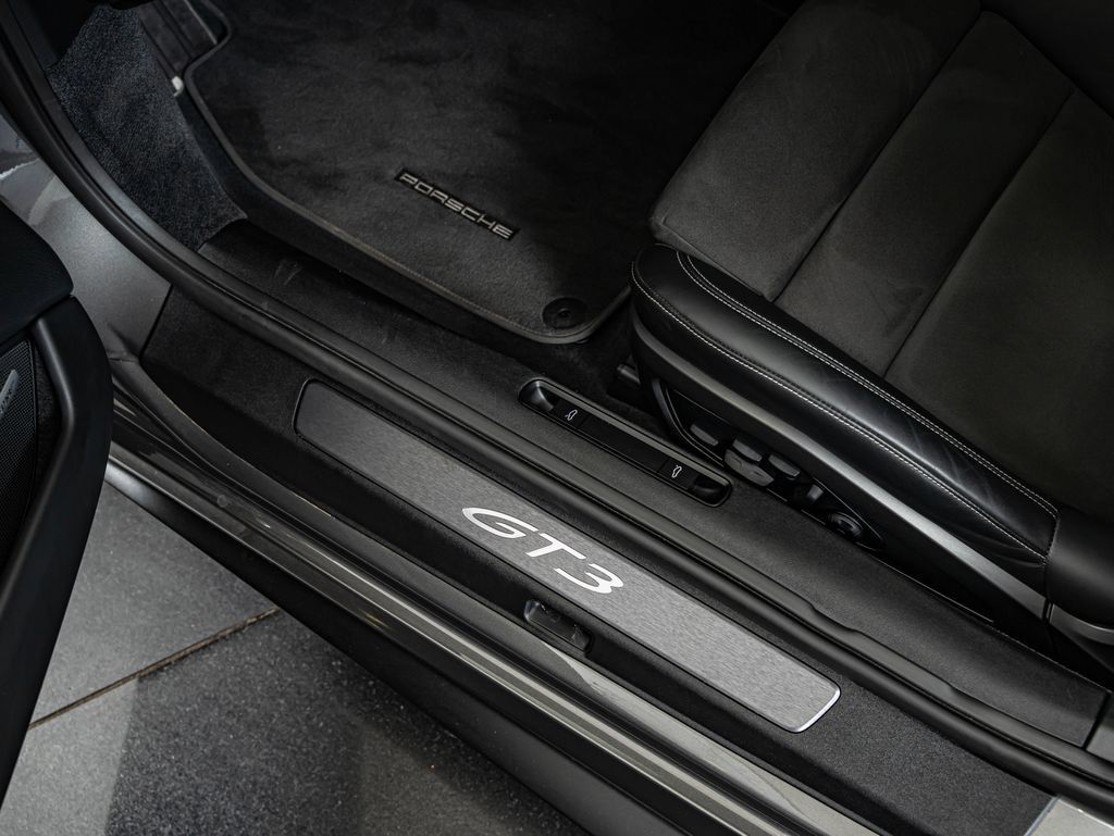 Certified 2022 Porsche 911 GT3 RWD image 51