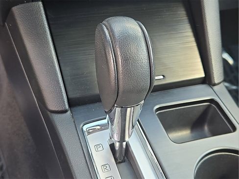 Used 2016 Subaru Legacy 3.6R Limited image 17