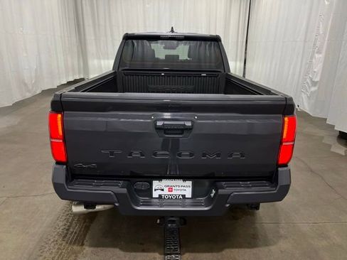 Certified 2024 Toyota Tacoma SR5 AWD/4WD image 5