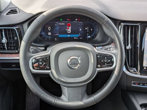 Used 2025 Volvo V60 B5 Cross Country Plus AWD/4WD image 31