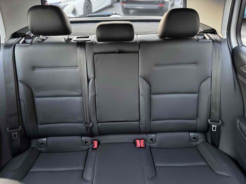 Used 2017 Volkswagen e-Golf SEL Premium w/ Driver Assistance Package image 29