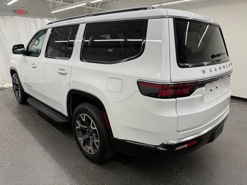 Used 2024 Jeep Wagoneer Series III AWD/4WD image 3
