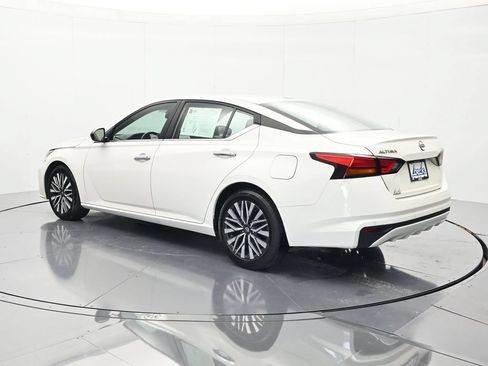 Certified 2025 Nissan Altima 2.5 SV FWD image 7