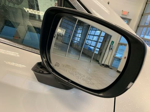 Certified 2025 Subaru Ascent Premium AWD/4WD image 22