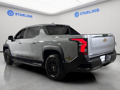 Used 2025 Chevrolet Silverado EV LT image 5