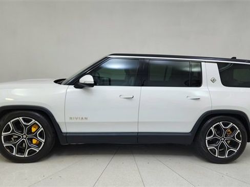 Used 2024 Rivian R1S Adventure image 10