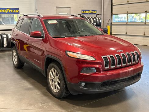 Used 2015 Jeep Cherokee Latitude w/ Cold Weather Group AWD/4WD image 3