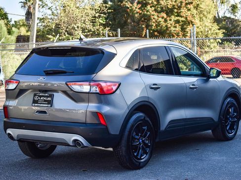 Used 2022 Ford Escape SE w/ Cold Weather Package image 5