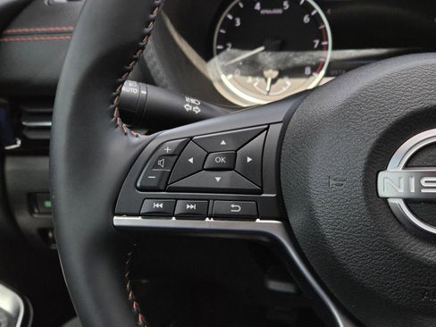 Used 2025 Nissan Sentra SR FWD image 16