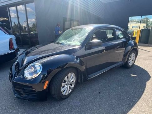 Used 2018 Volkswagen Beetle 2.0T S FWD image 6