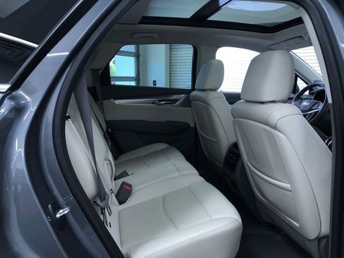 Used 2020 Cadillac XT5 Premium Luxury w/ LPO, Floor Liner Package AWD/4WD image 23