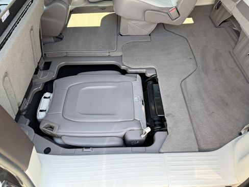 Used 2018 Chrysler Pacifica Touring-L Plus w/ Advanced Safetytec Group FWD image 14