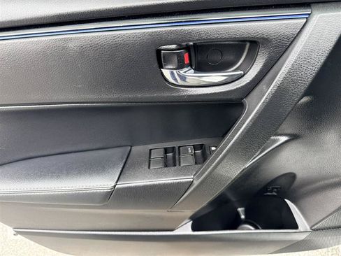 Used 2019 Toyota Corolla SE FWD image 21
