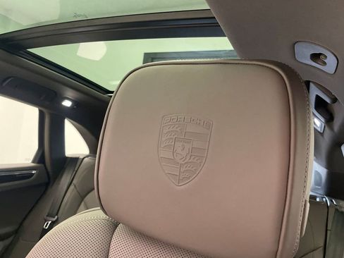 New 2026 Porsche Macan AWD/4WD image 18