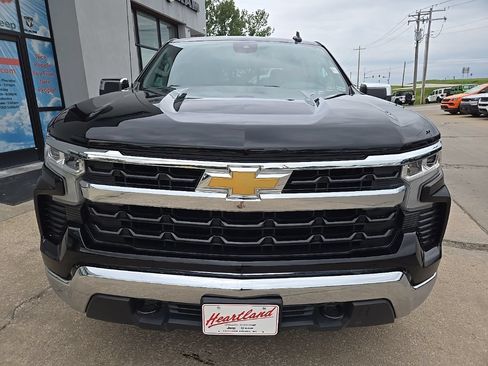 Used 2024 Chevrolet Silverado 1500 LT w/ Leather Package AWD/4WD image 17